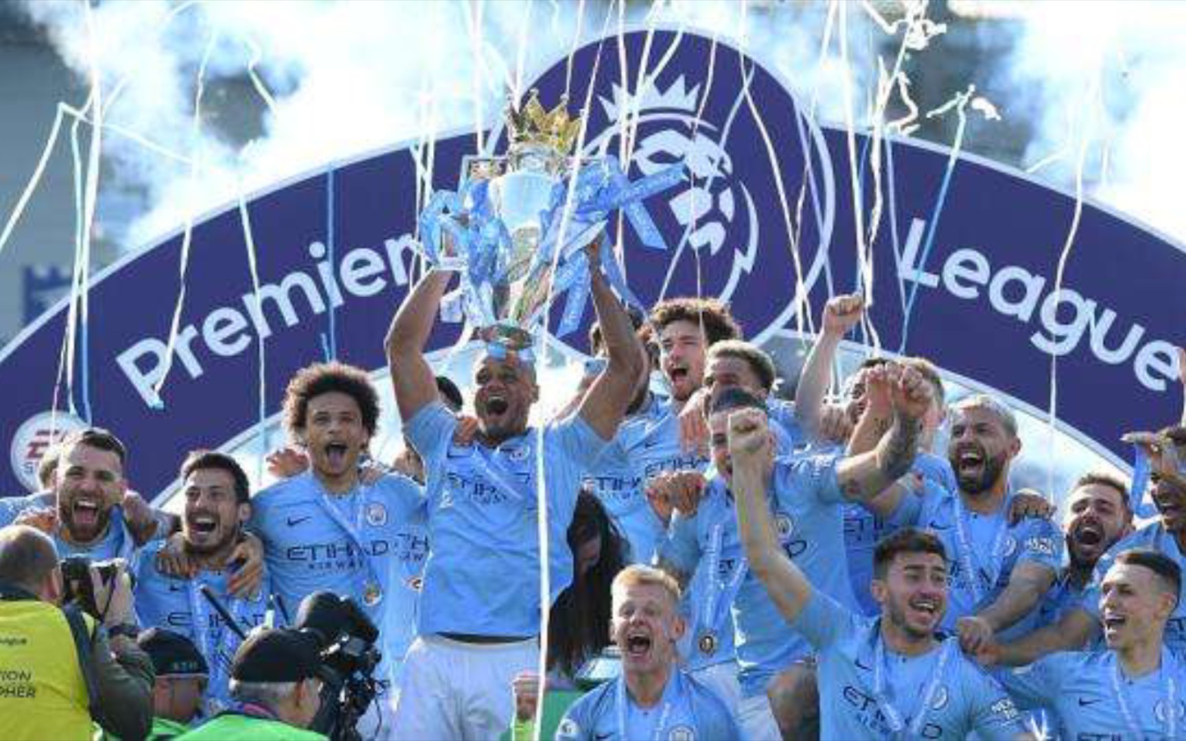 足球場上的 足球場上的